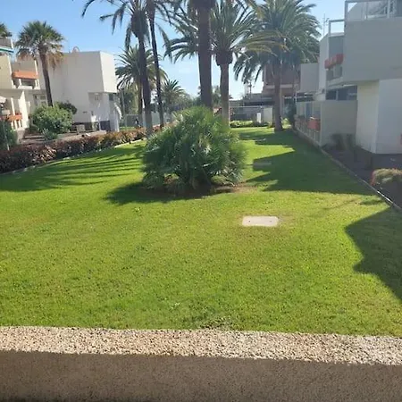 Lovely With Pool Appartement