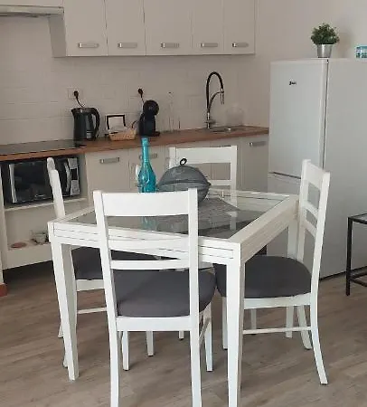 Appartement Lovely With Pool